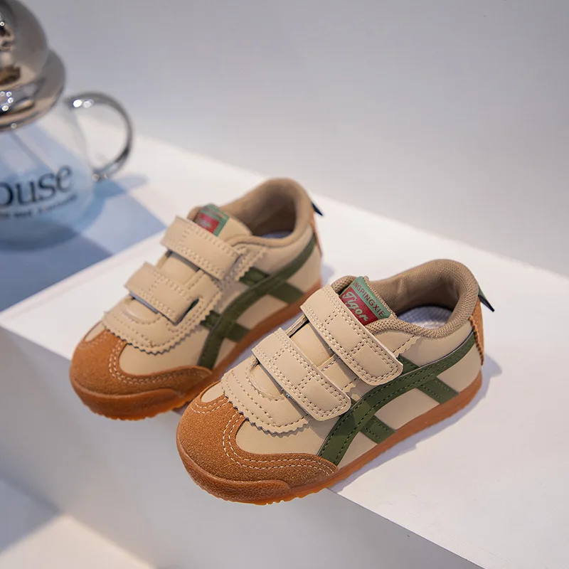 2025 Scarpe da ginnastica per  - Sports Equipment For Schools recensione e prezzo